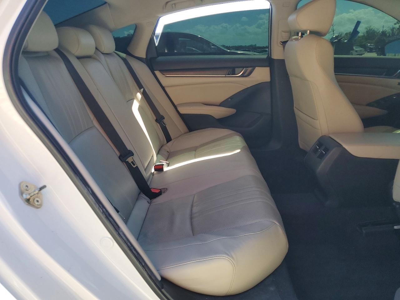 2020 HONDA ACCORD TOURING photo 28
