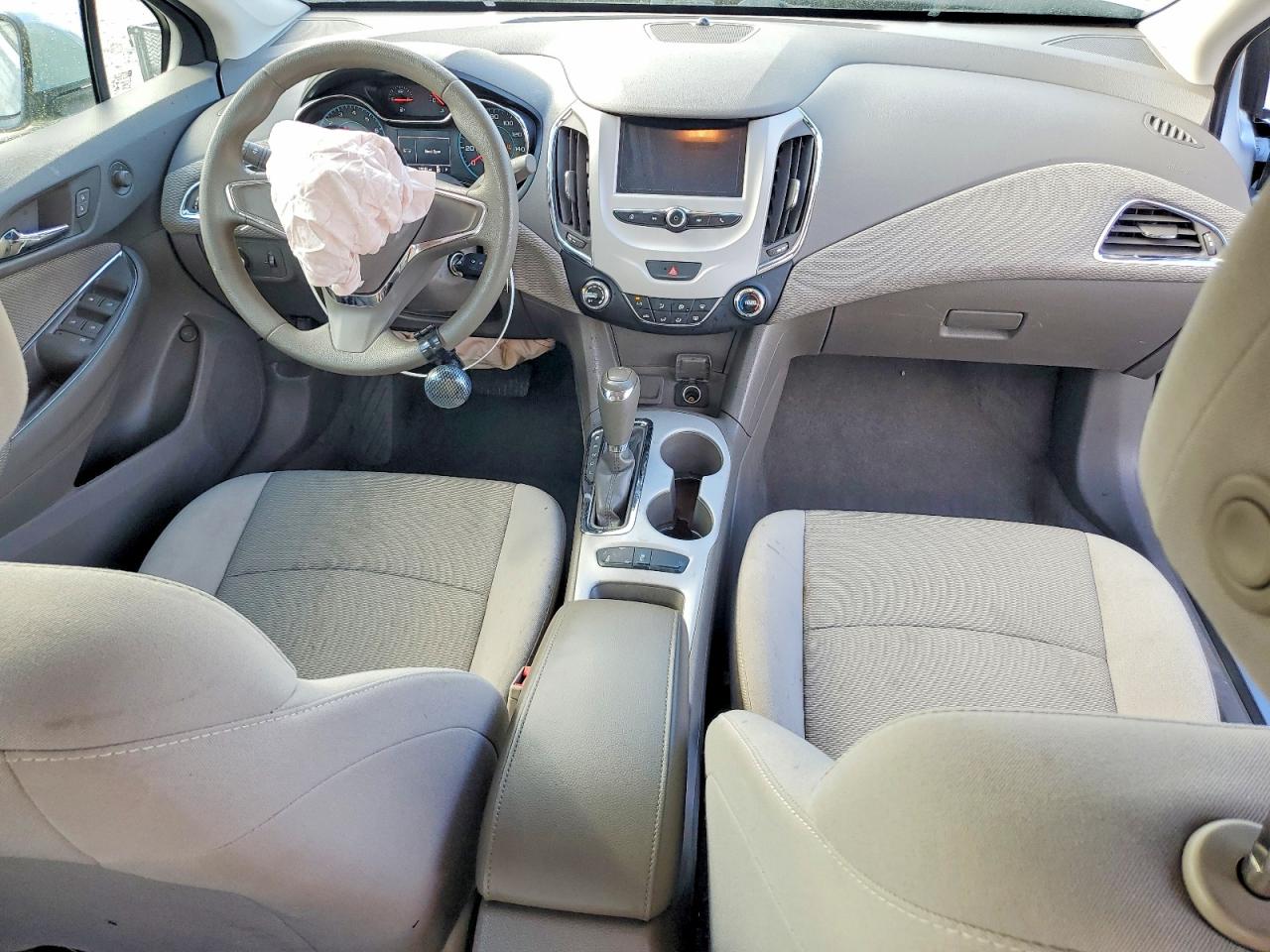 2017 CHEVROLET CRUZE LS photo 15