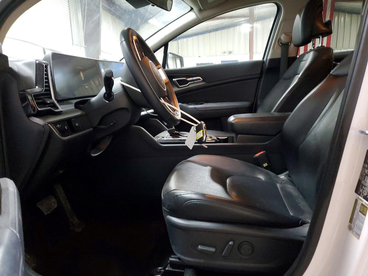 2023 KIA SPORTAGE EX photo 7
