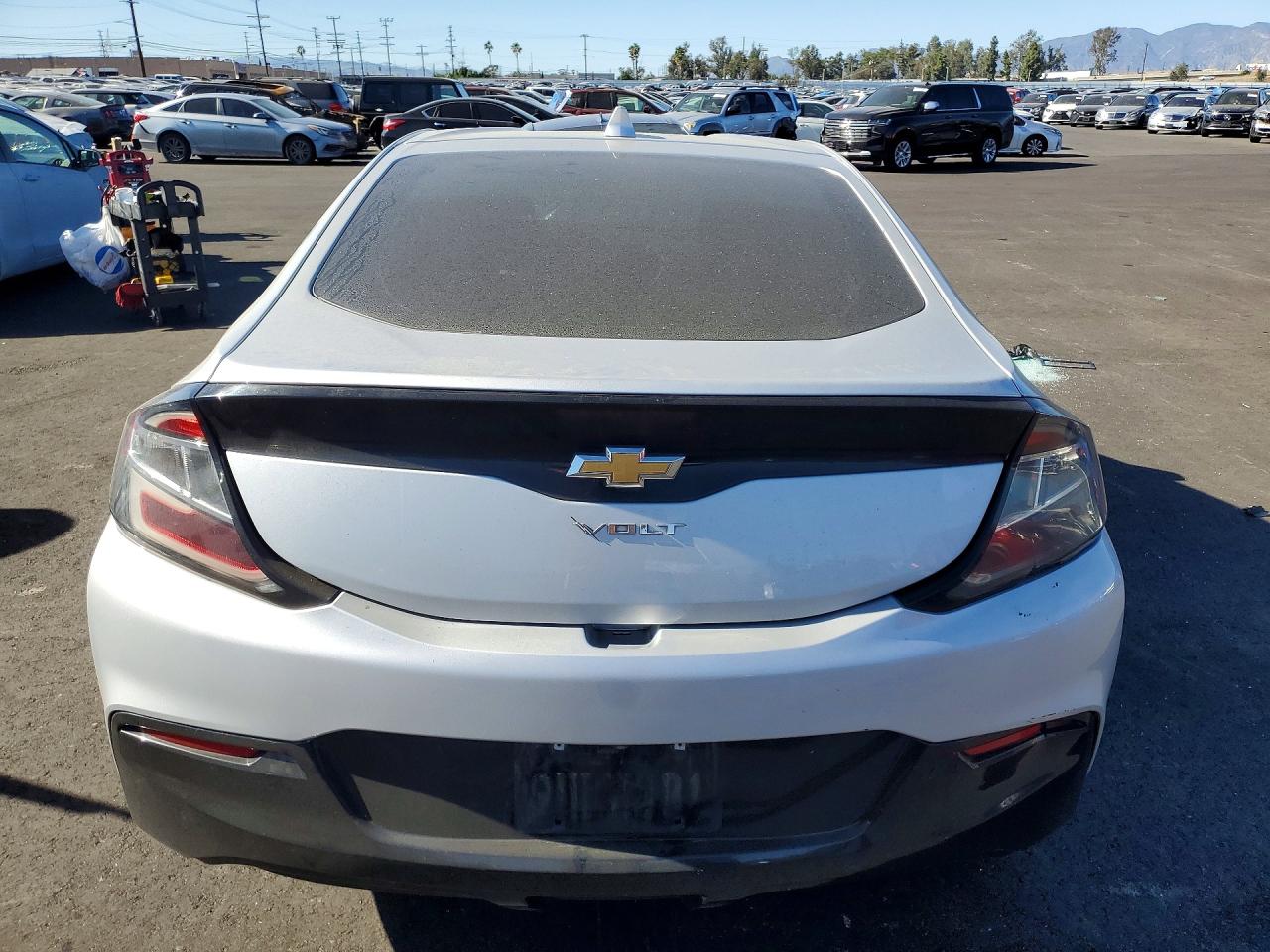 2017 CHEVROLET VOLT LT photo 6