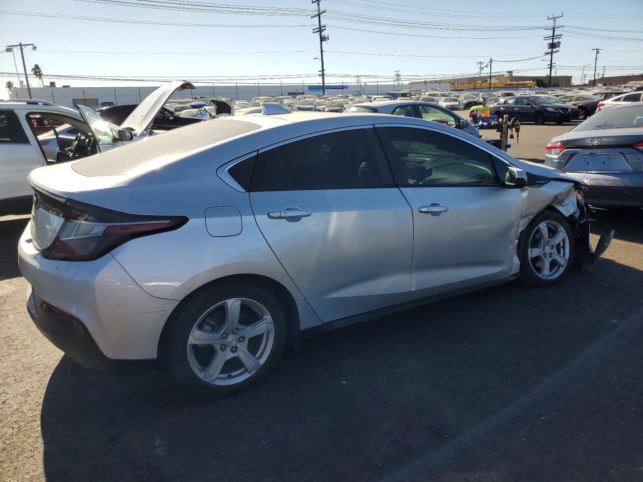 2017 CHEVROLET VOLT LT photo 3