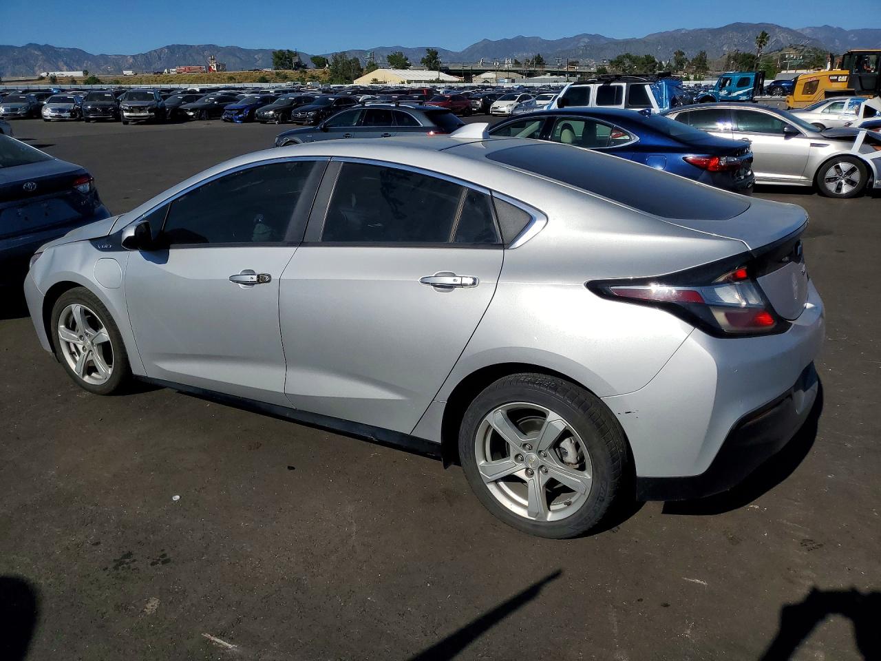 2017 CHEVROLET VOLT LT photo 2