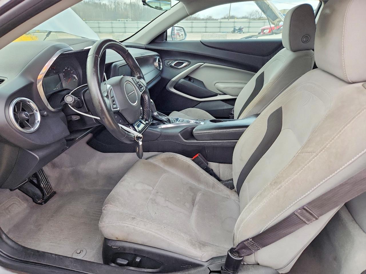 2016 CHEVROLET CAMARO LT photo 7