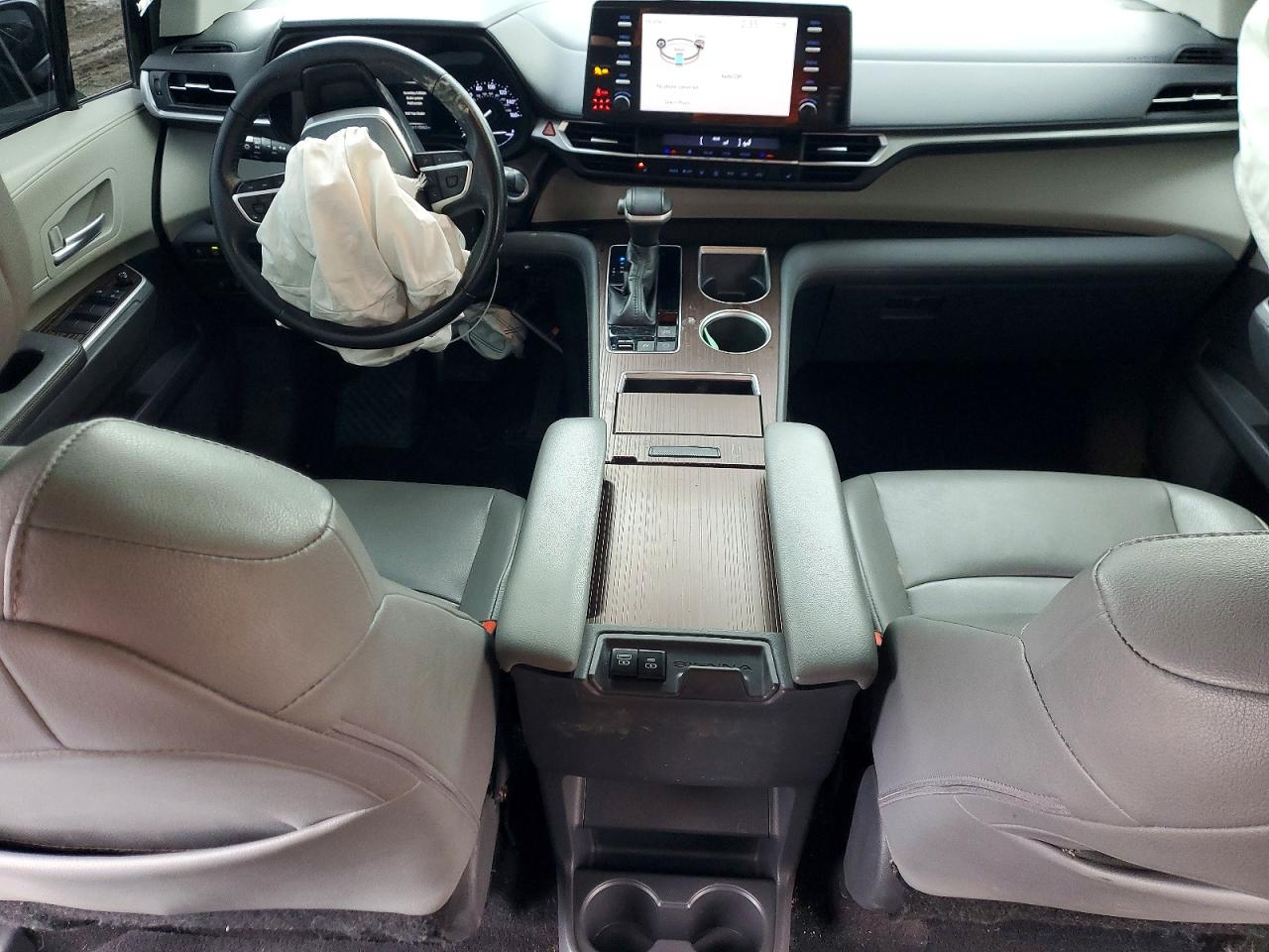 2021 TOYOTA SIENNA XLE 8-PASSENGER photo 22