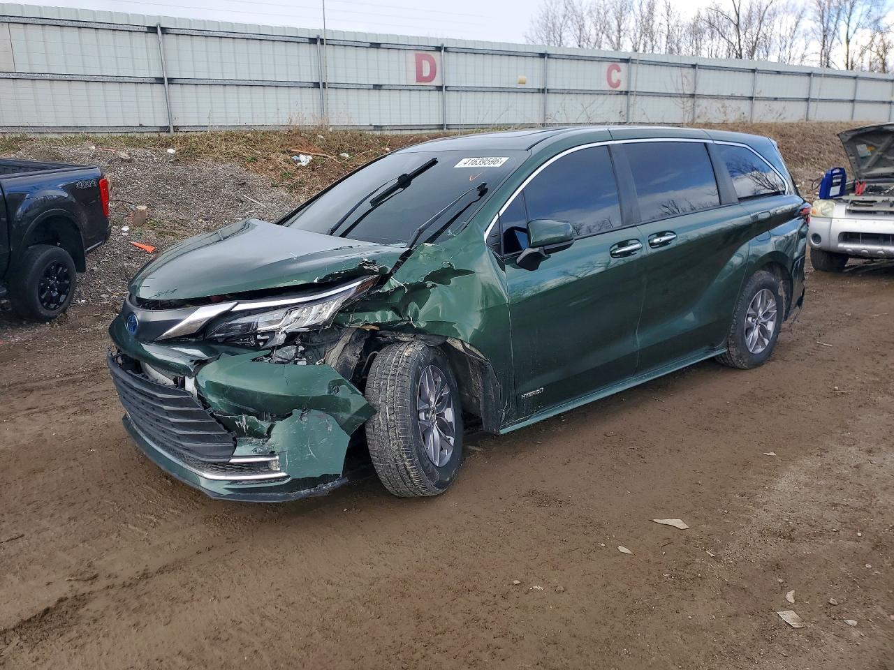 2021 TOYOTA SIENNA