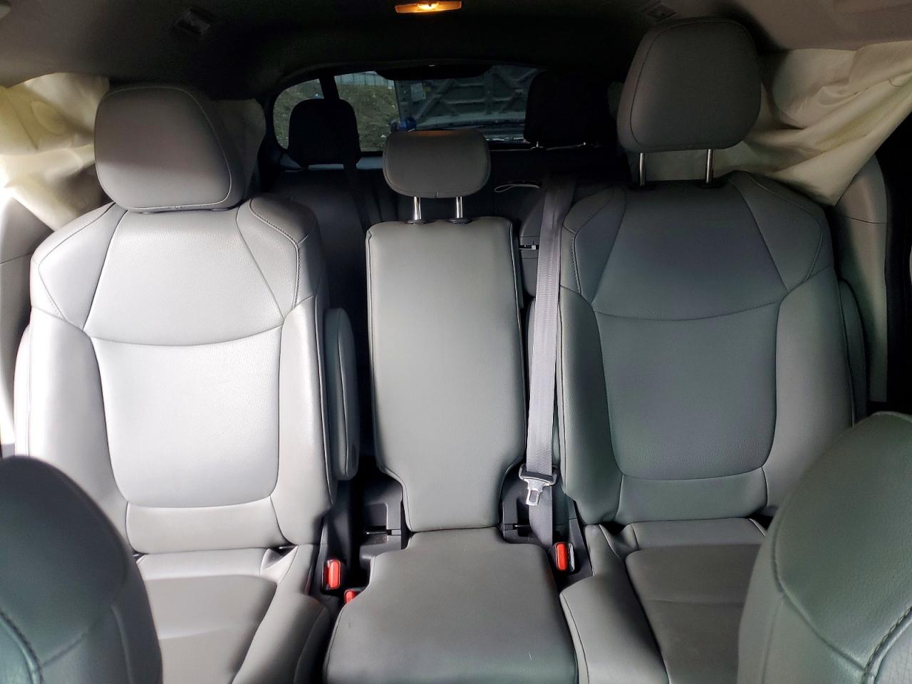 2021 TOYOTA SIENNA XLE 8-PASSENGER photo 28