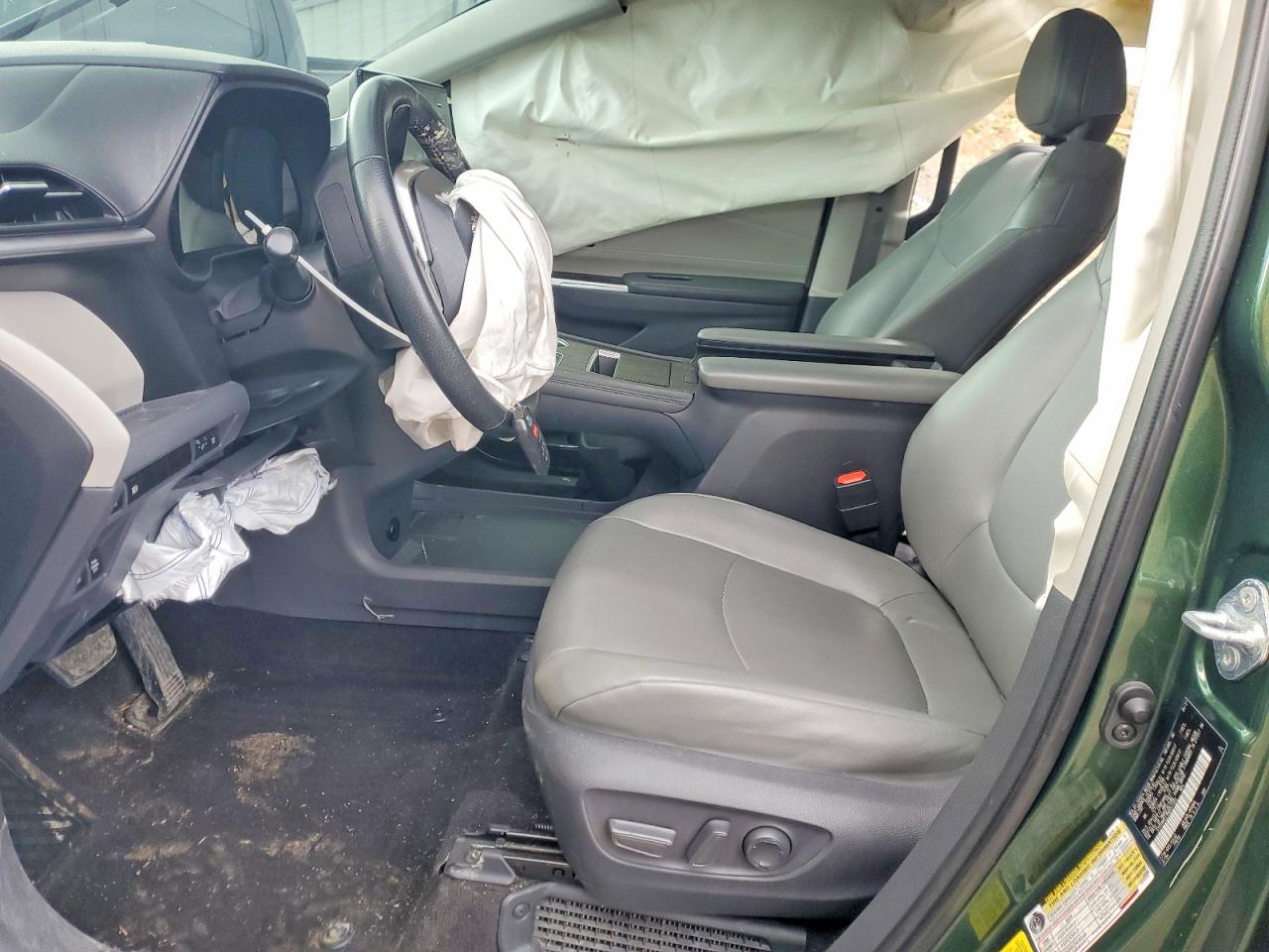 2021 TOYOTA SIENNA XLE 8-PASSENGER photo 19