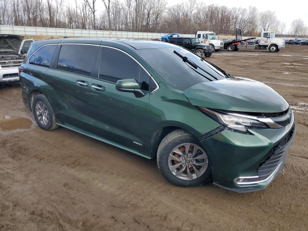 2021 TOYOTA SIENNA XLE 8-PASSENGER photo 10