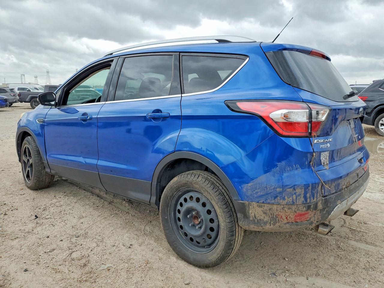 2017 FORD ESCAPE TITANIUM photo 3
