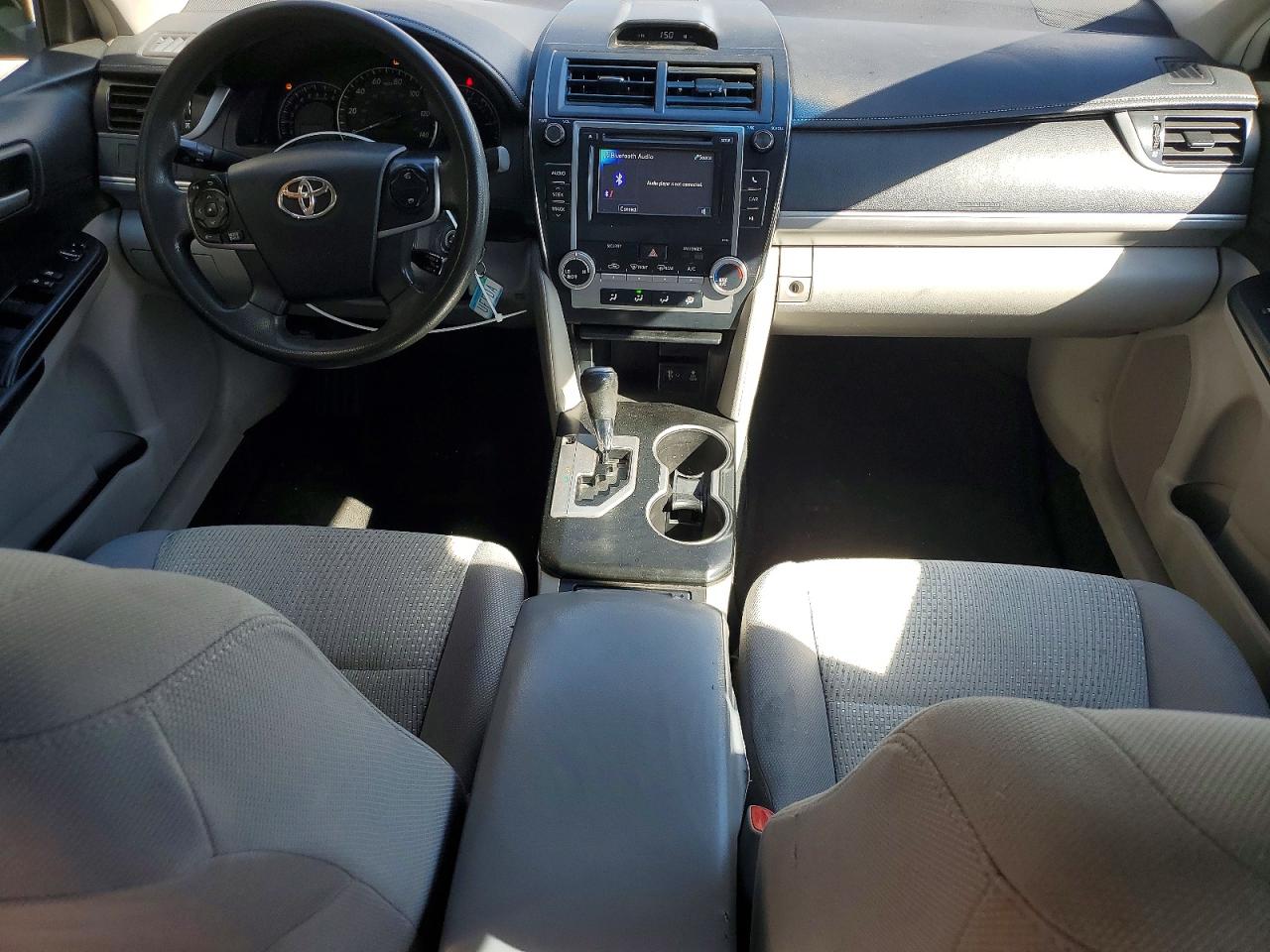 2012 TOYOTA CAMRY LE photo 22