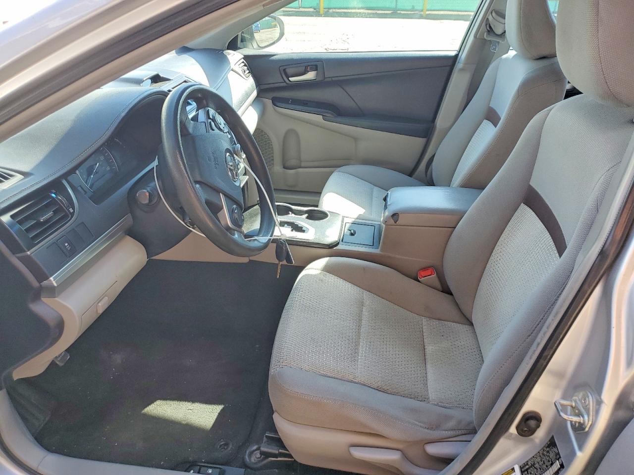2012 TOYOTA CAMRY LE photo 19