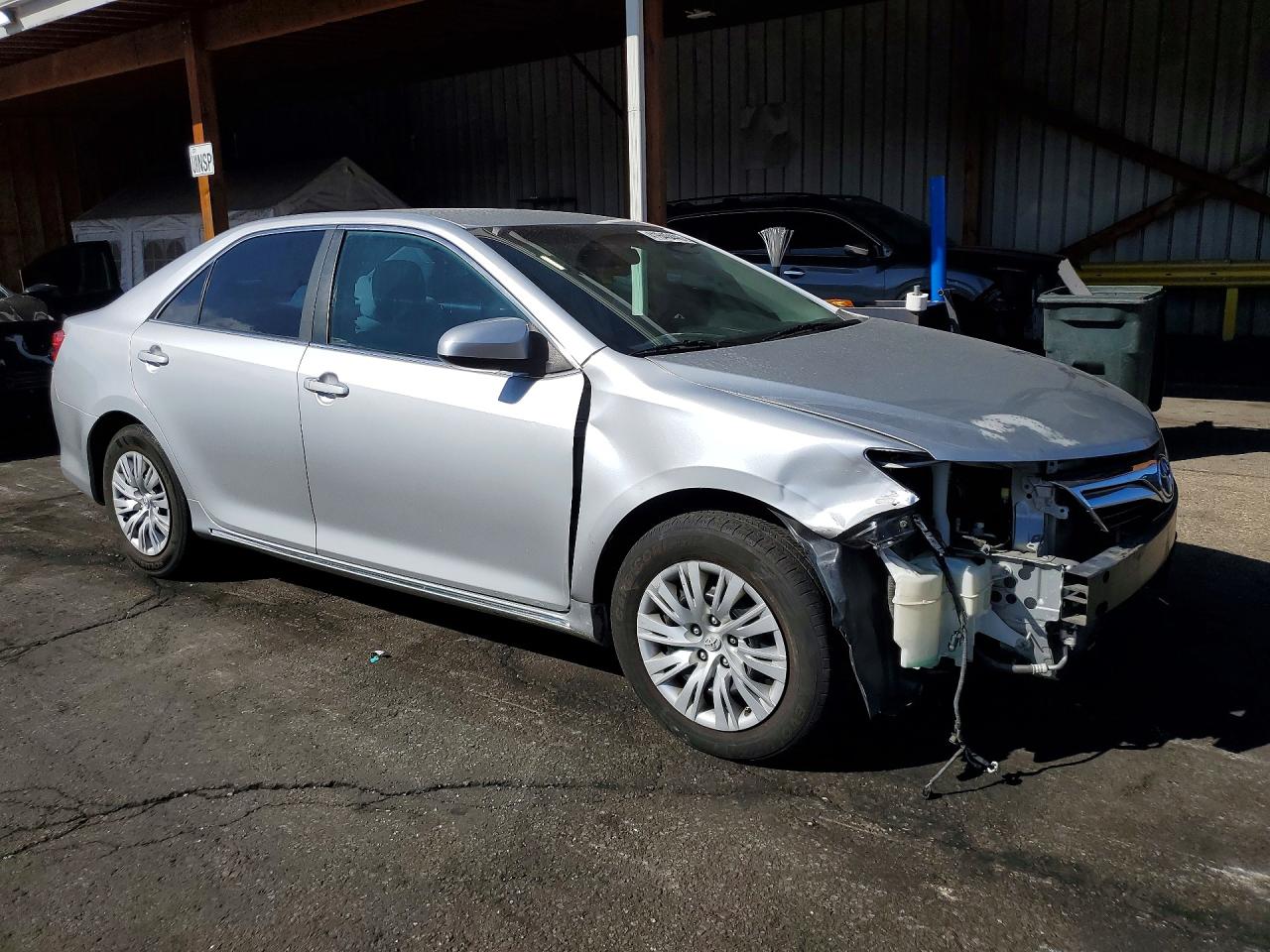 2012 TOYOTA CAMRY LE photo 10