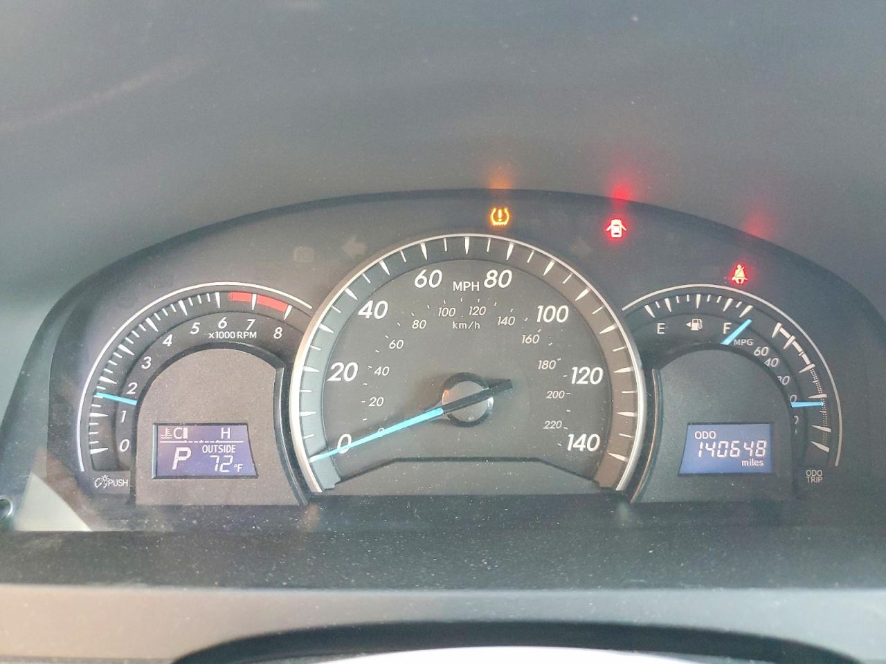 2012 TOYOTA CAMRY LE photo 25