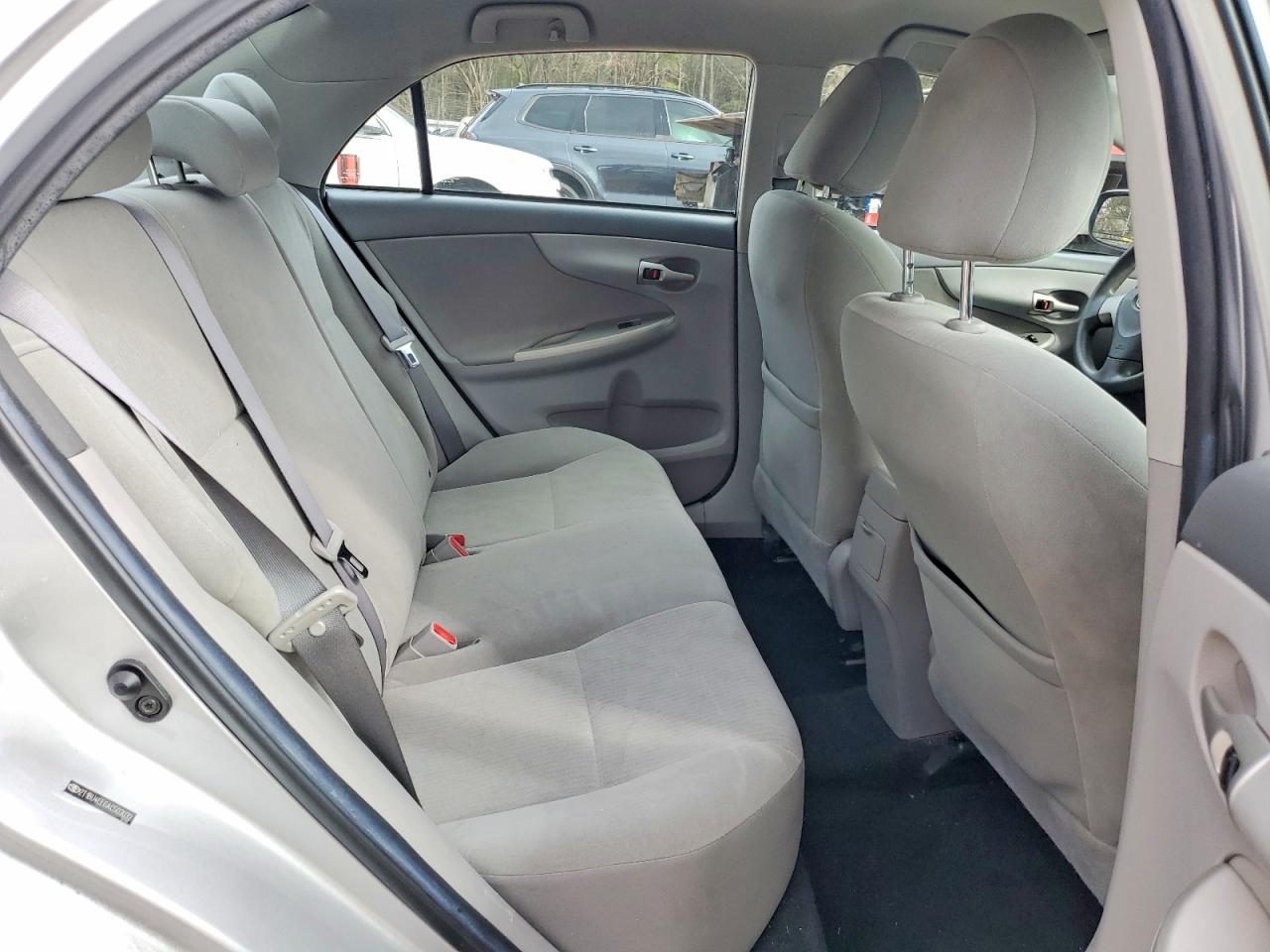 2010 TOYOTA COROLLA LE photo 19