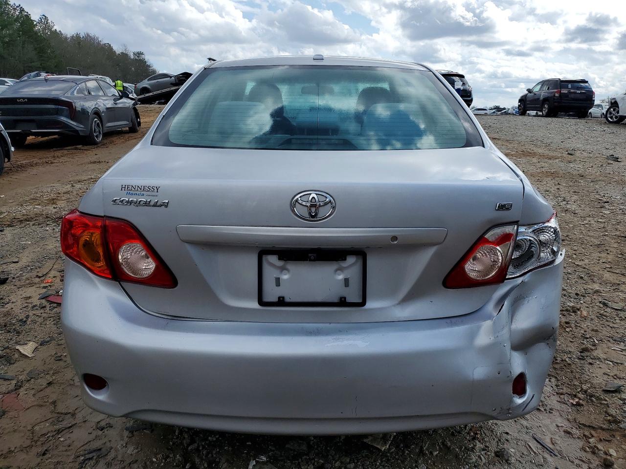 2010 TOYOTA COROLLA LE photo 11