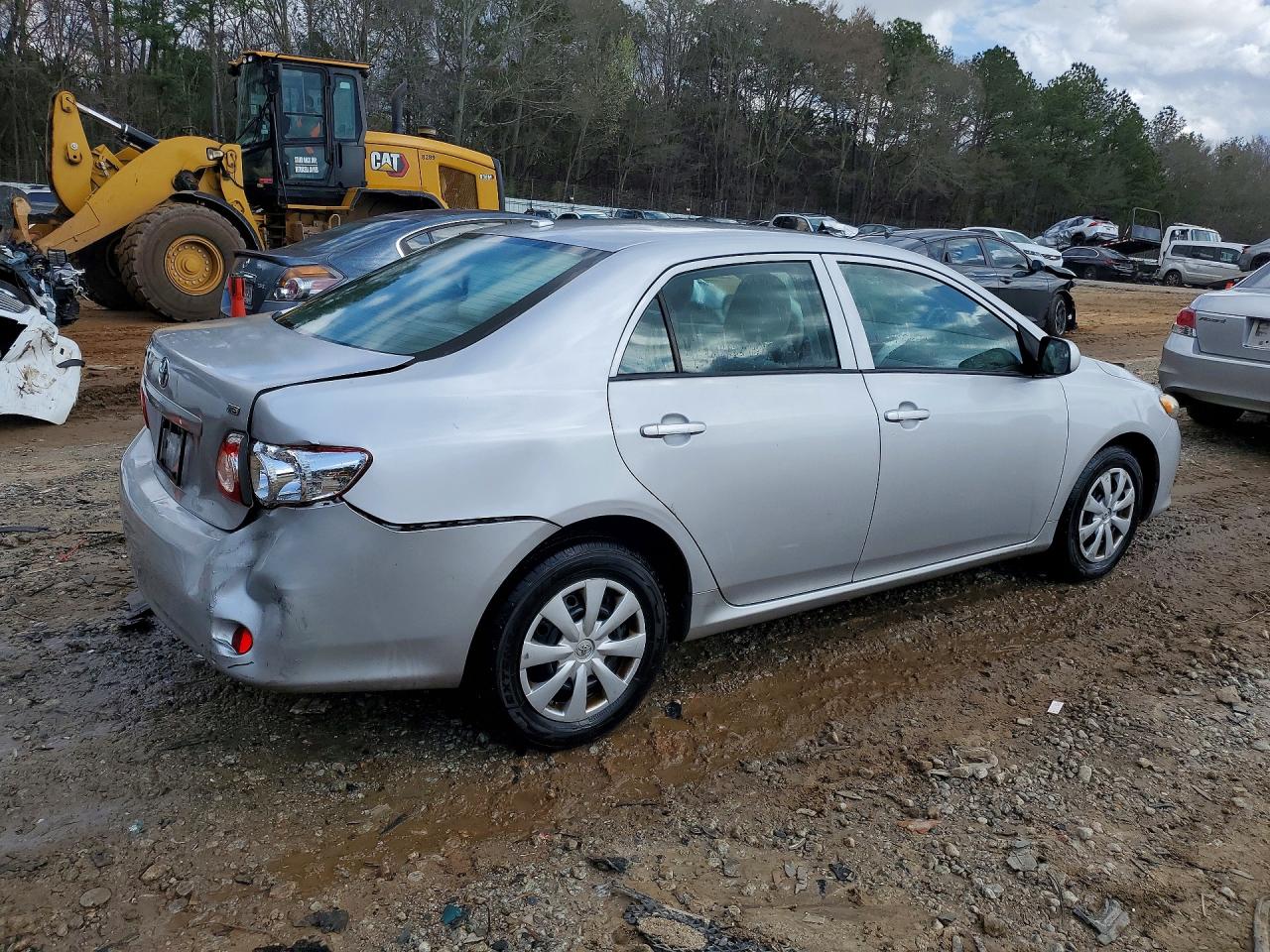 2010 TOYOTA COROLLA LE photo 5