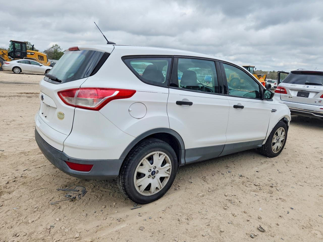 2016 FORD ESCAPE S photo 5
