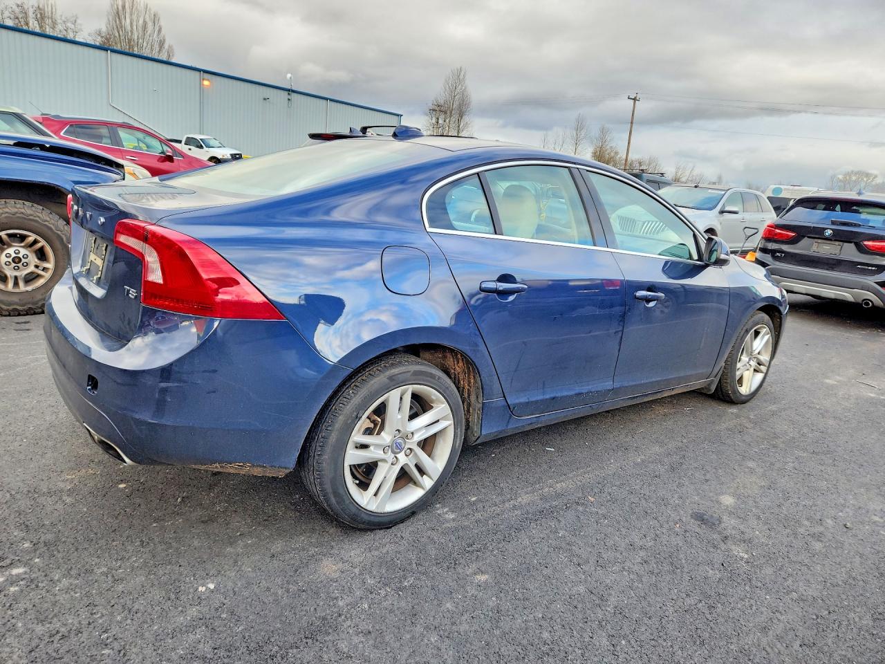 2015 VOLVO S60 PREMIER photo 5