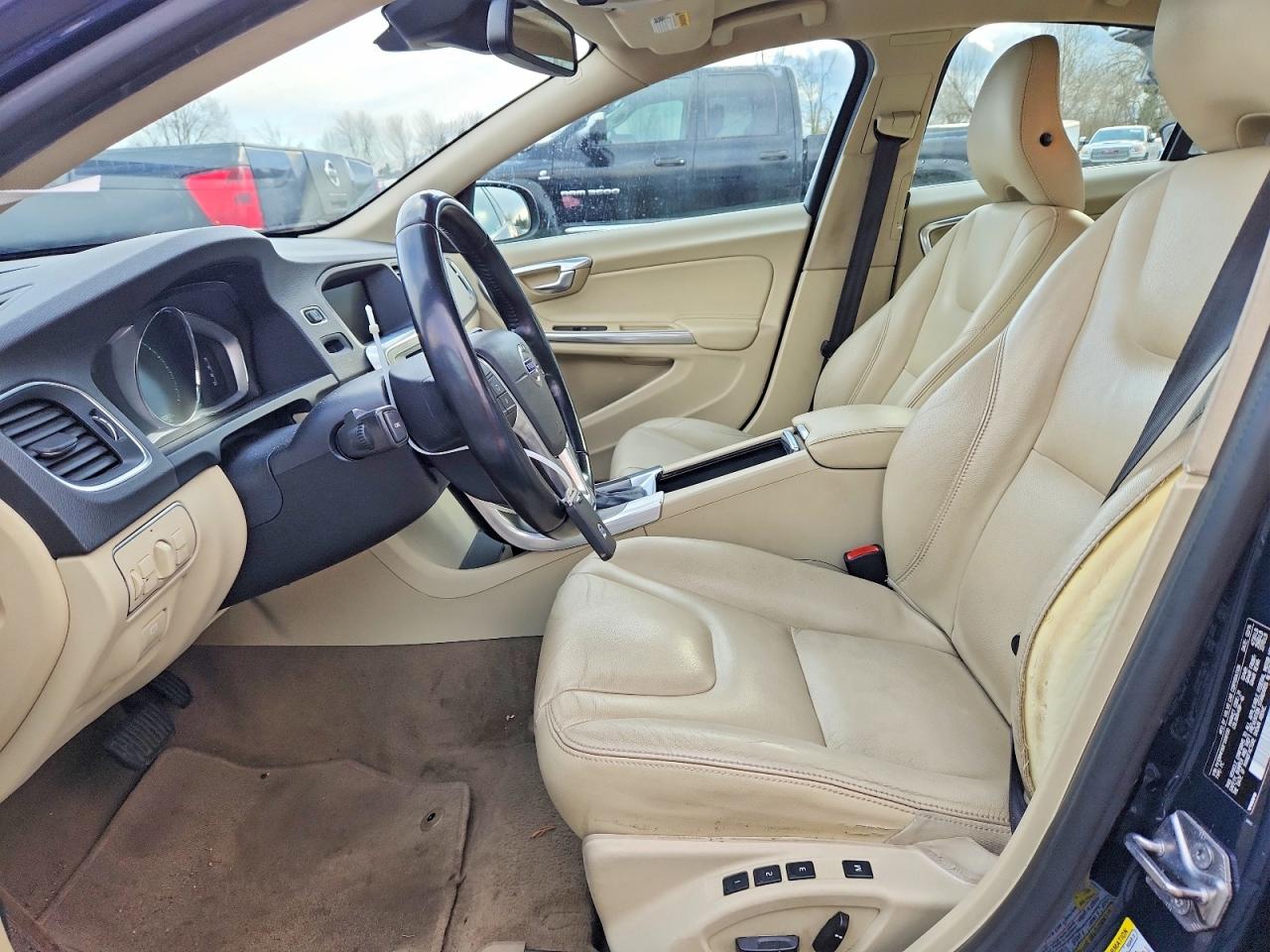 2015 VOLVO S60 PREMIER photo 13
