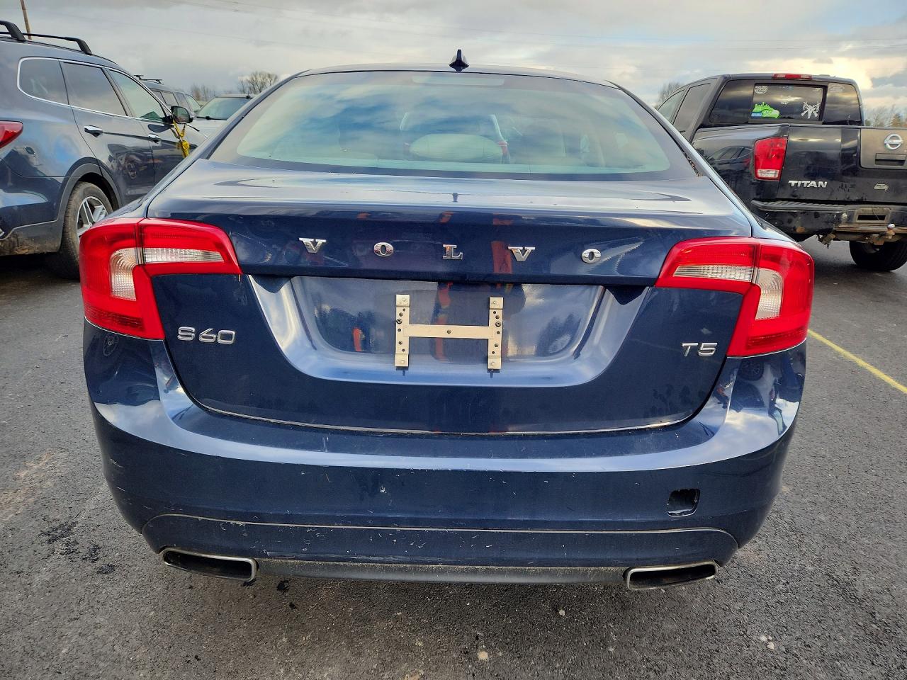 2015 VOLVO S60 PREMIER photo 11