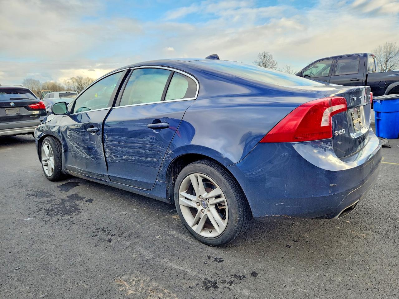 2015 VOLVO S60 PREMIER photo 3