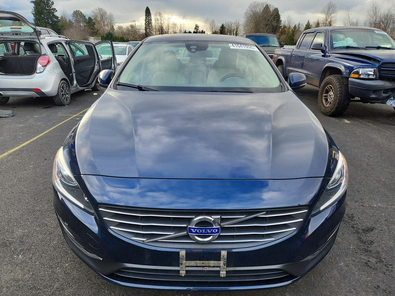 2015 VOLVO S60 PREMIER photo 9