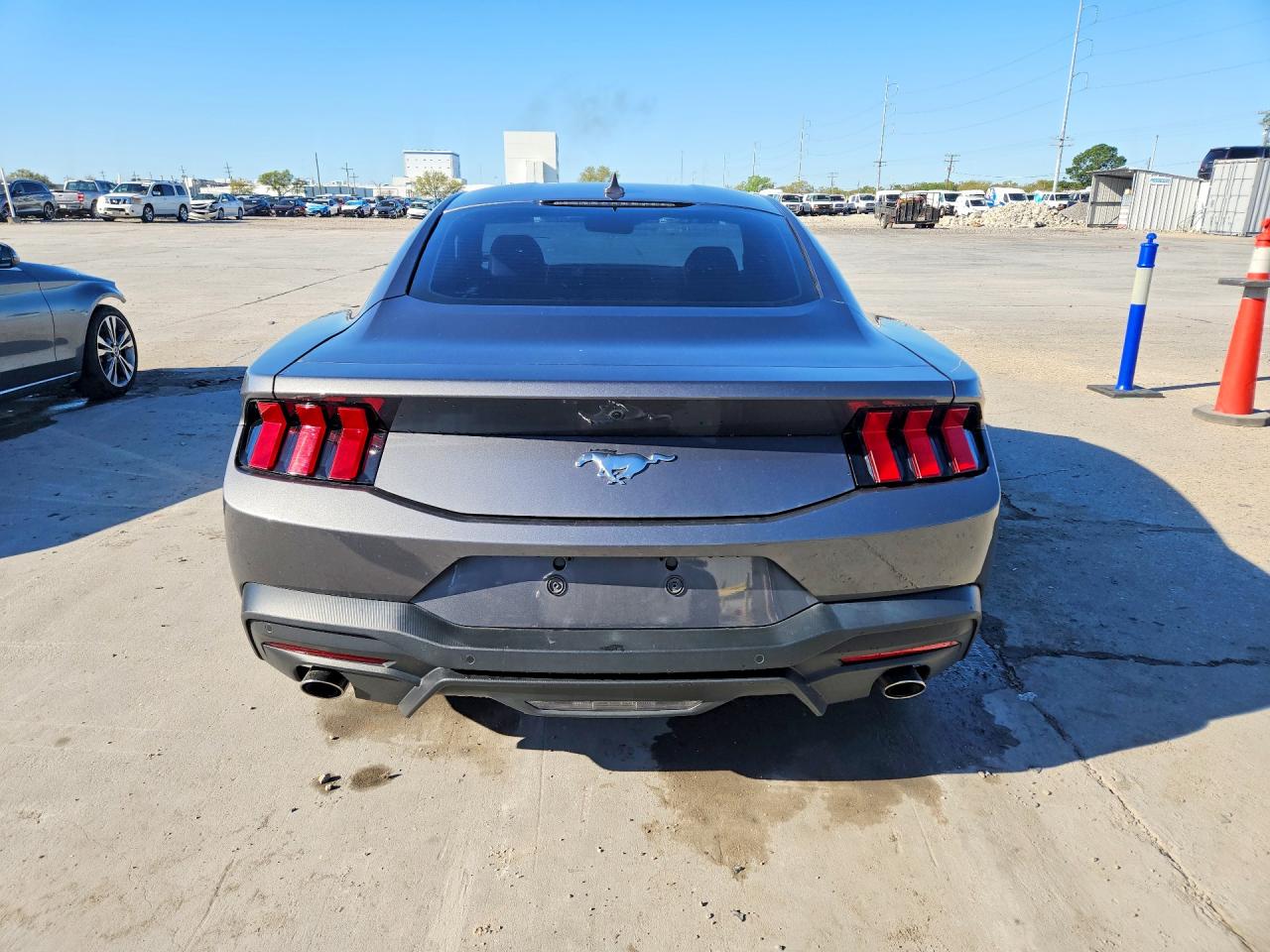 2024 FORD MUSTANG photo 11