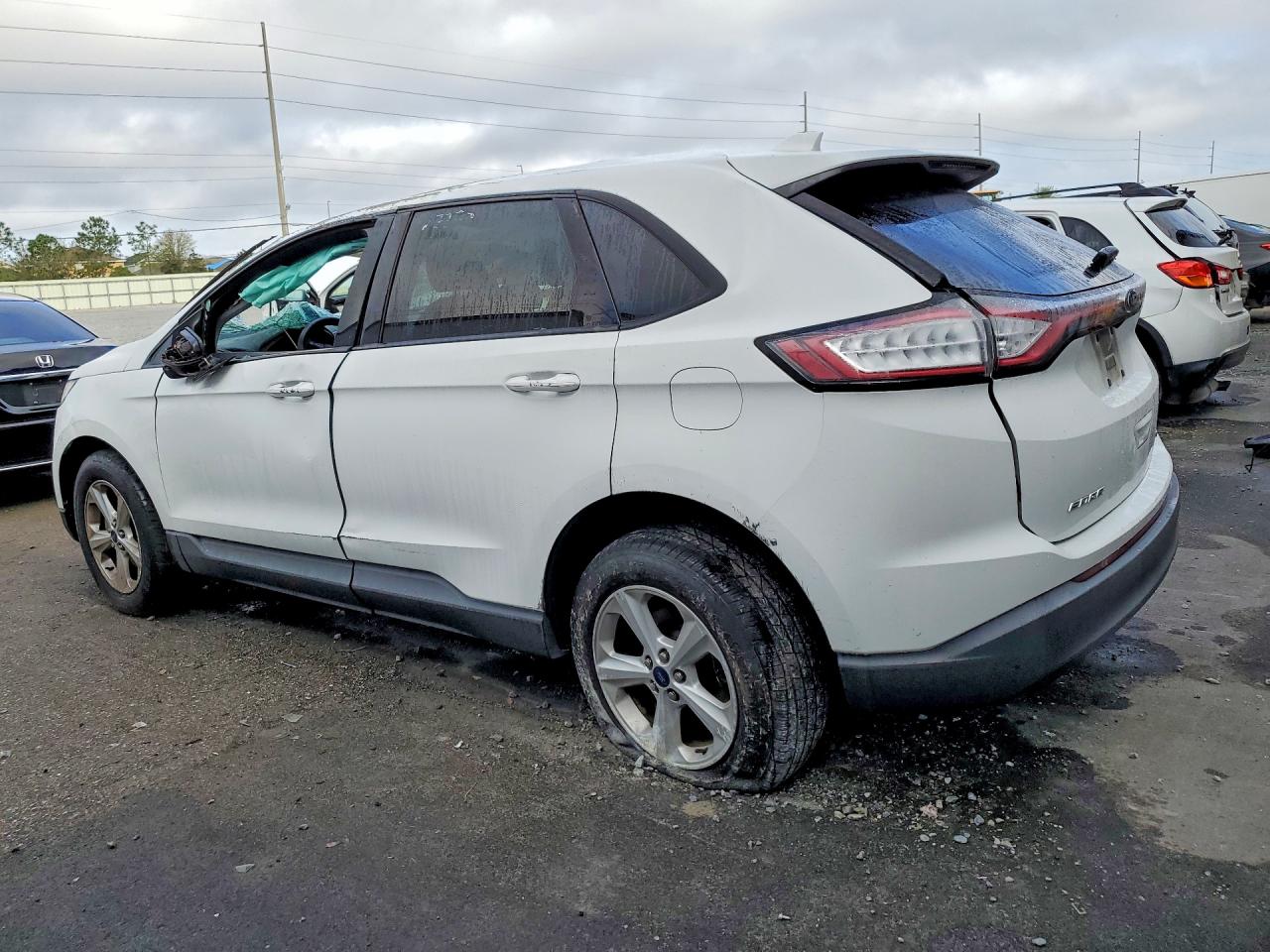 2017 FORD EDGE SE photo 2