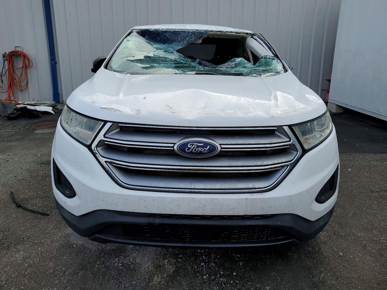 2017 FORD EDGE SE photo 5