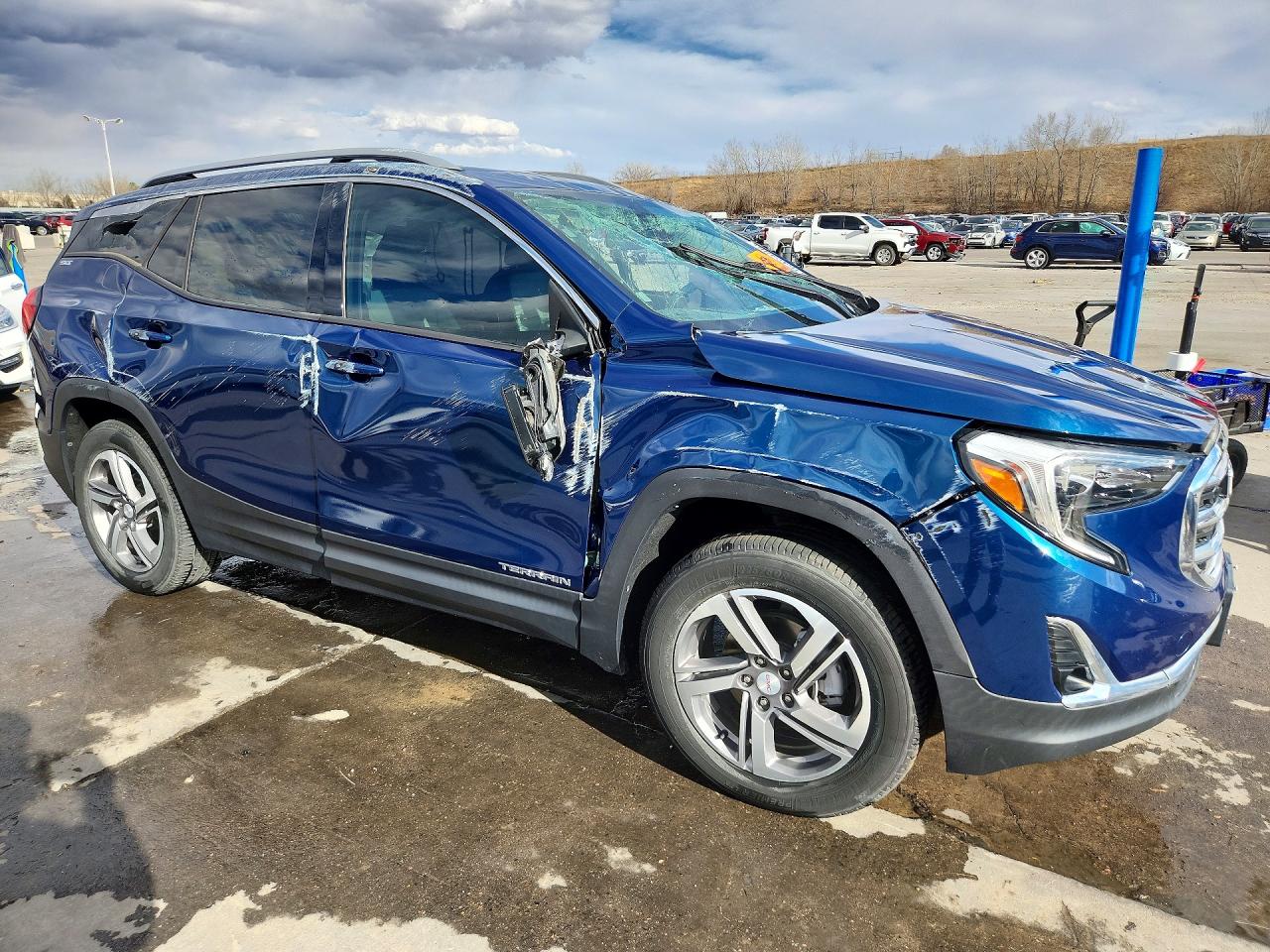 2020 GMC TERRAIN SLT photo 4