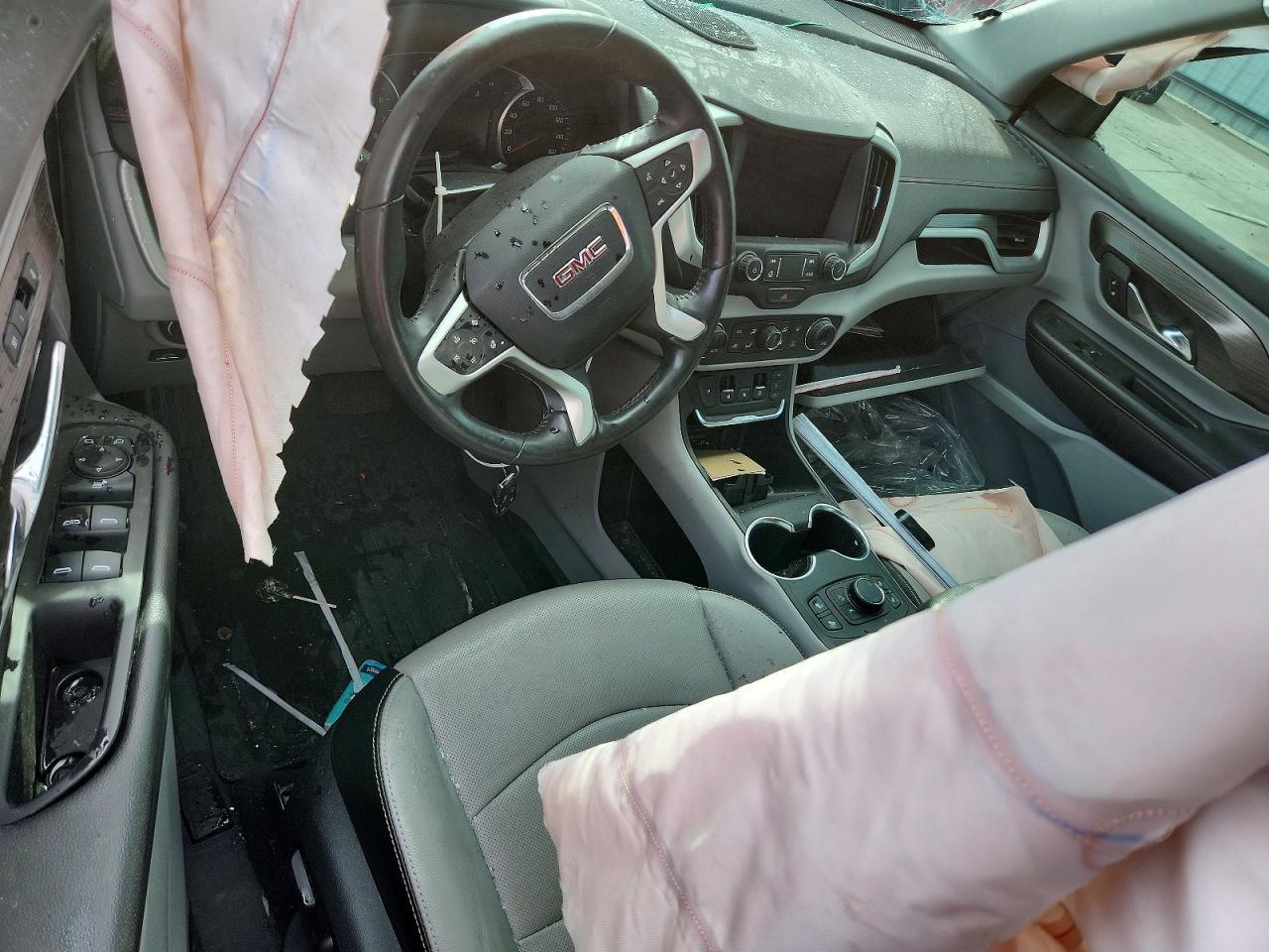 2020 GMC TERRAIN SLT photo 8