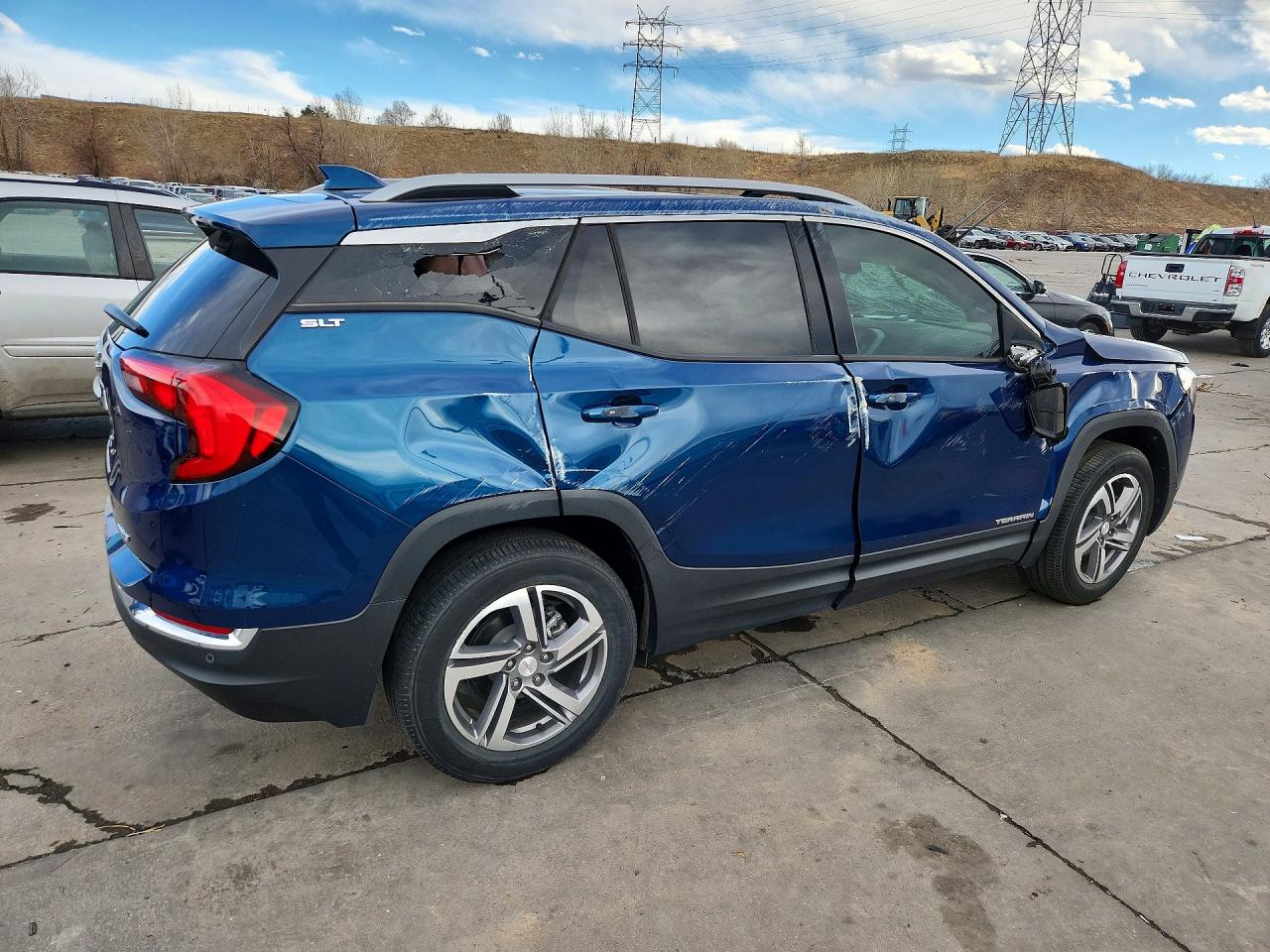 2020 GMC TERRAIN SLT photo 3
