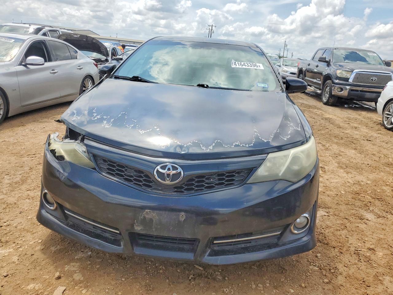 2014 TOYOTA CAMRY SE photo 13