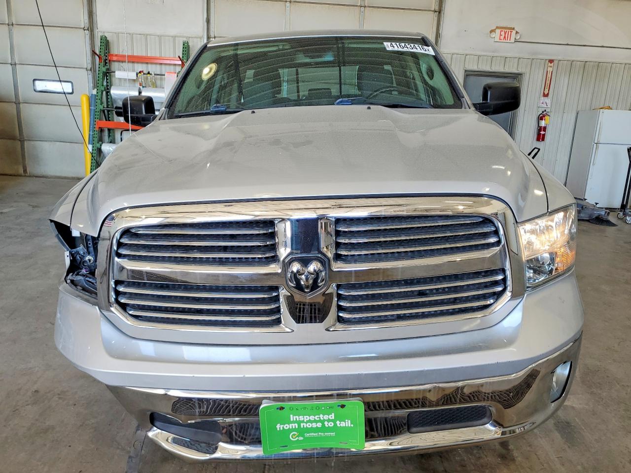 2016 RAM 1500 SLT photo 9