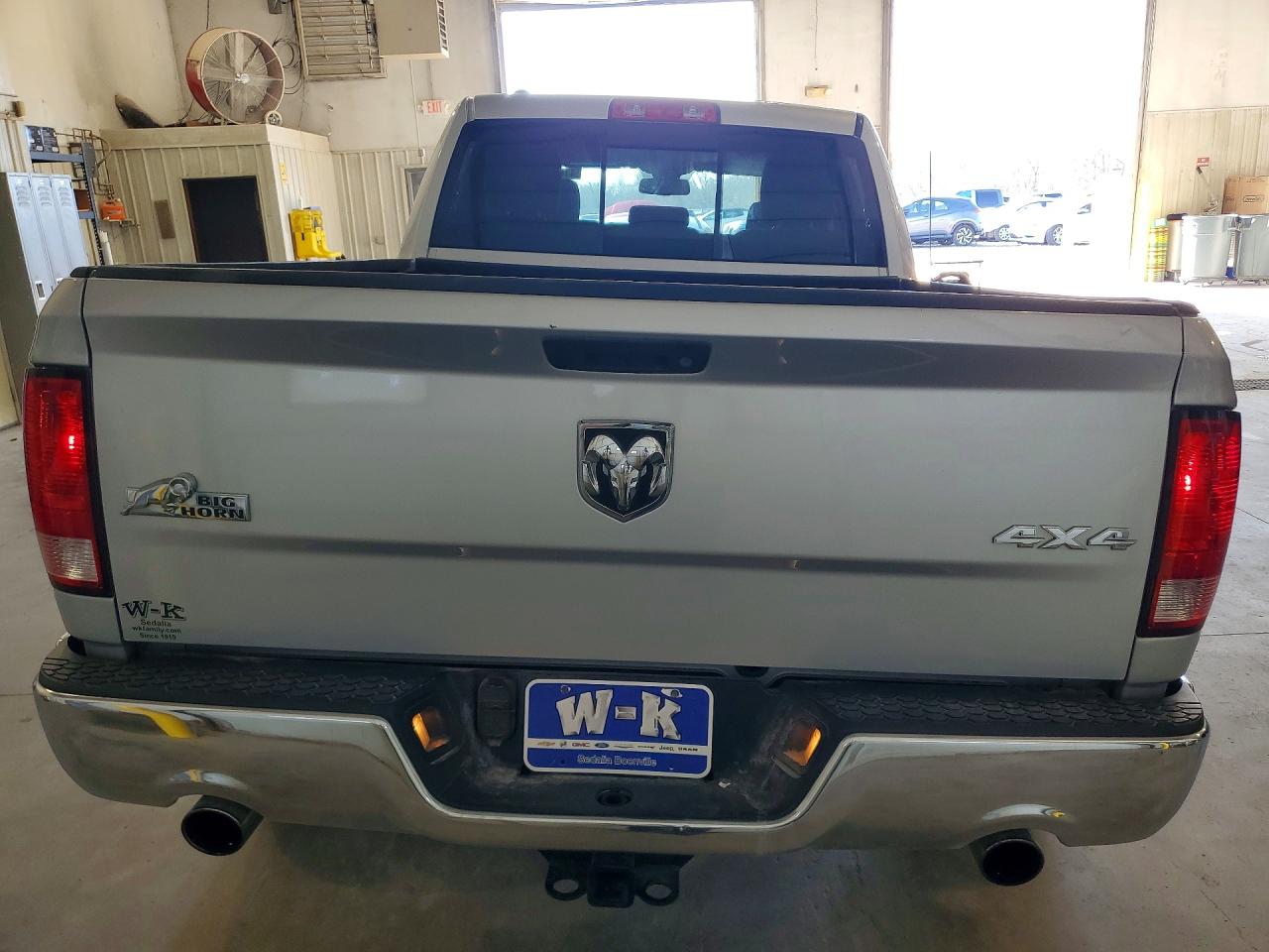 2016 RAM 1500 SLT photo 11