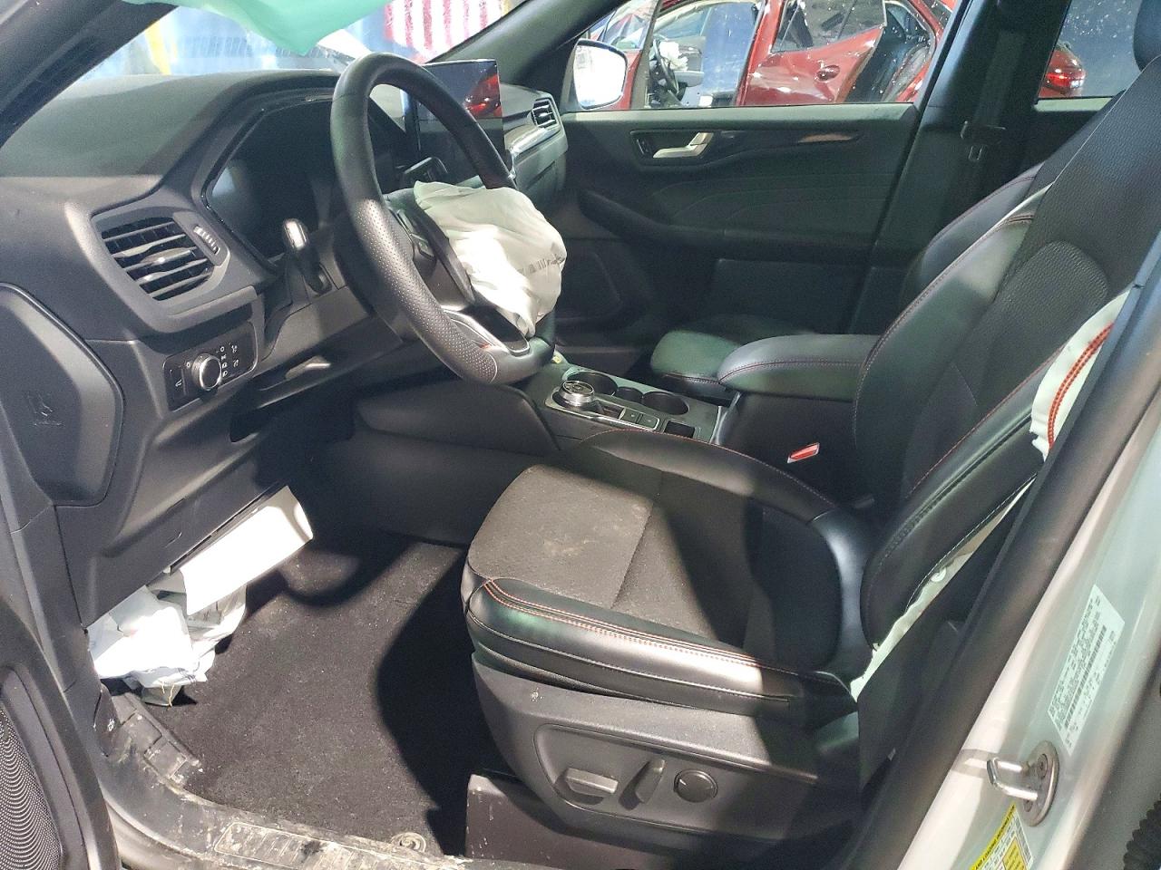 2025 FORD ESCAPE ST LINE photo 13