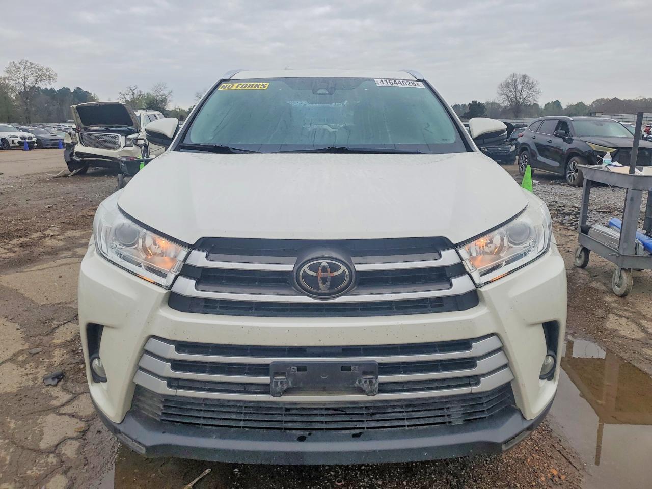 2018 TOYOTA HIGHLANDER XLE photo 5