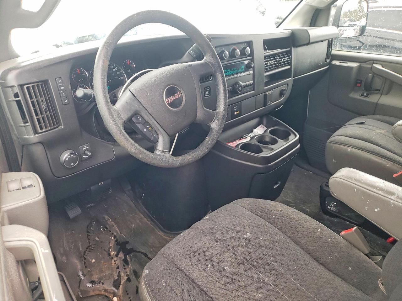 2018 GMC SAVANA G2500 photo 8