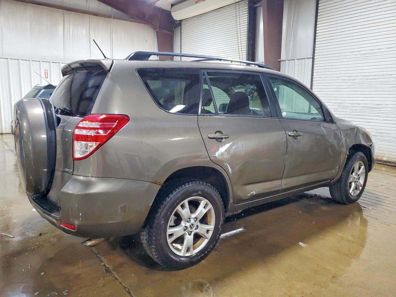 2011 TOYOTA RAV4 BASE photo 7