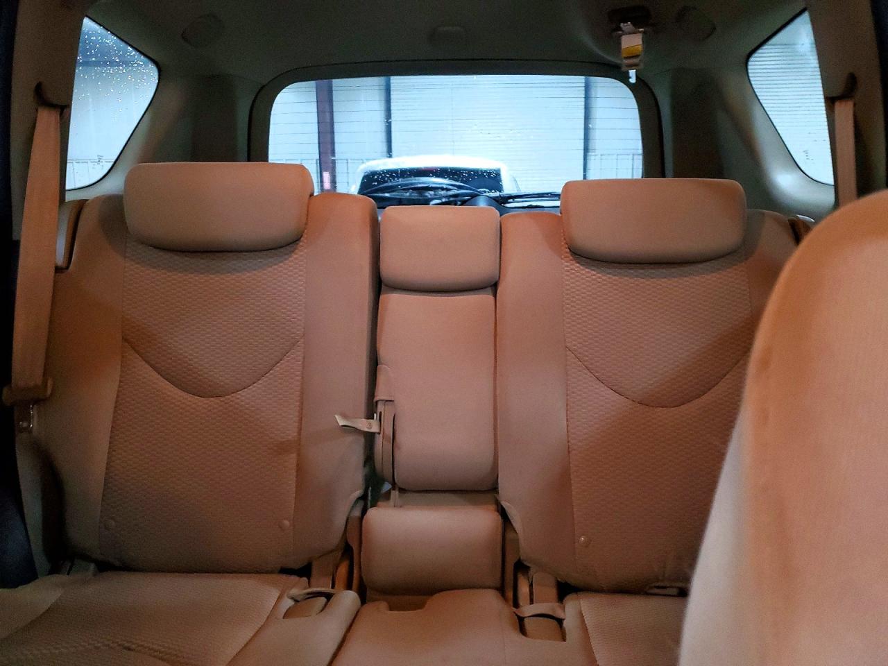 2011 TOYOTA RAV4 BASE photo 28