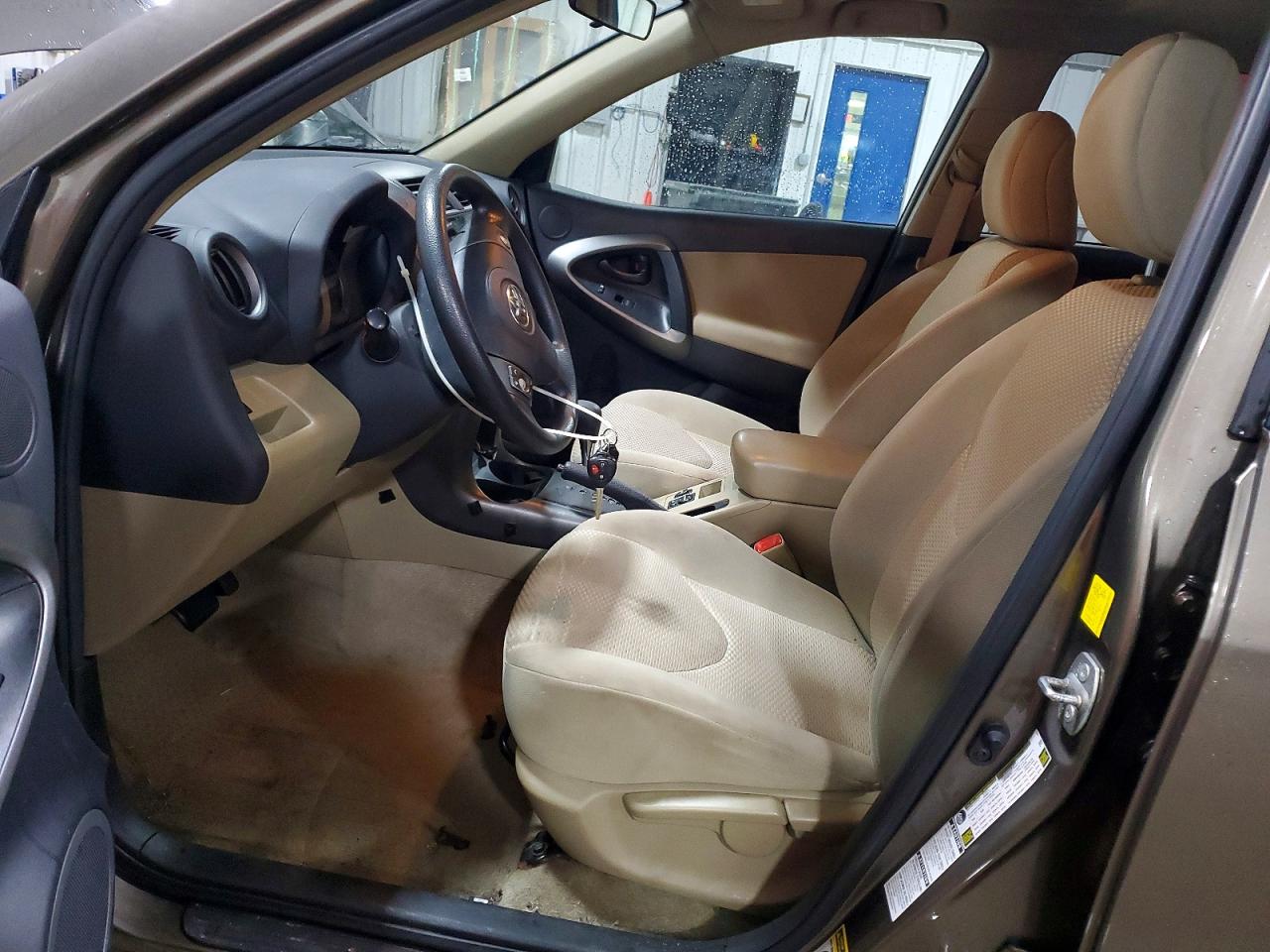2011 TOYOTA RAV4 BASE photo 19