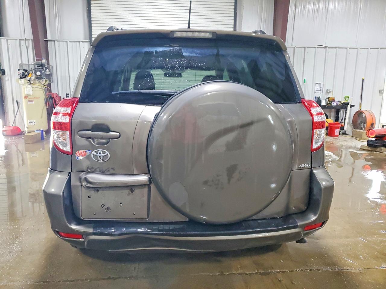 2011 TOYOTA RAV4 BASE photo 16