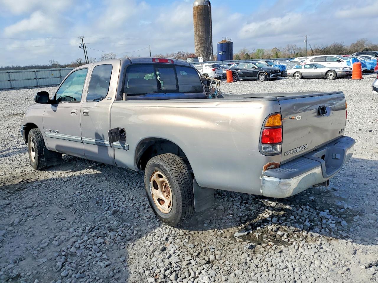 2002 TOYOTA TUNDRA SR5 V8 photo 2