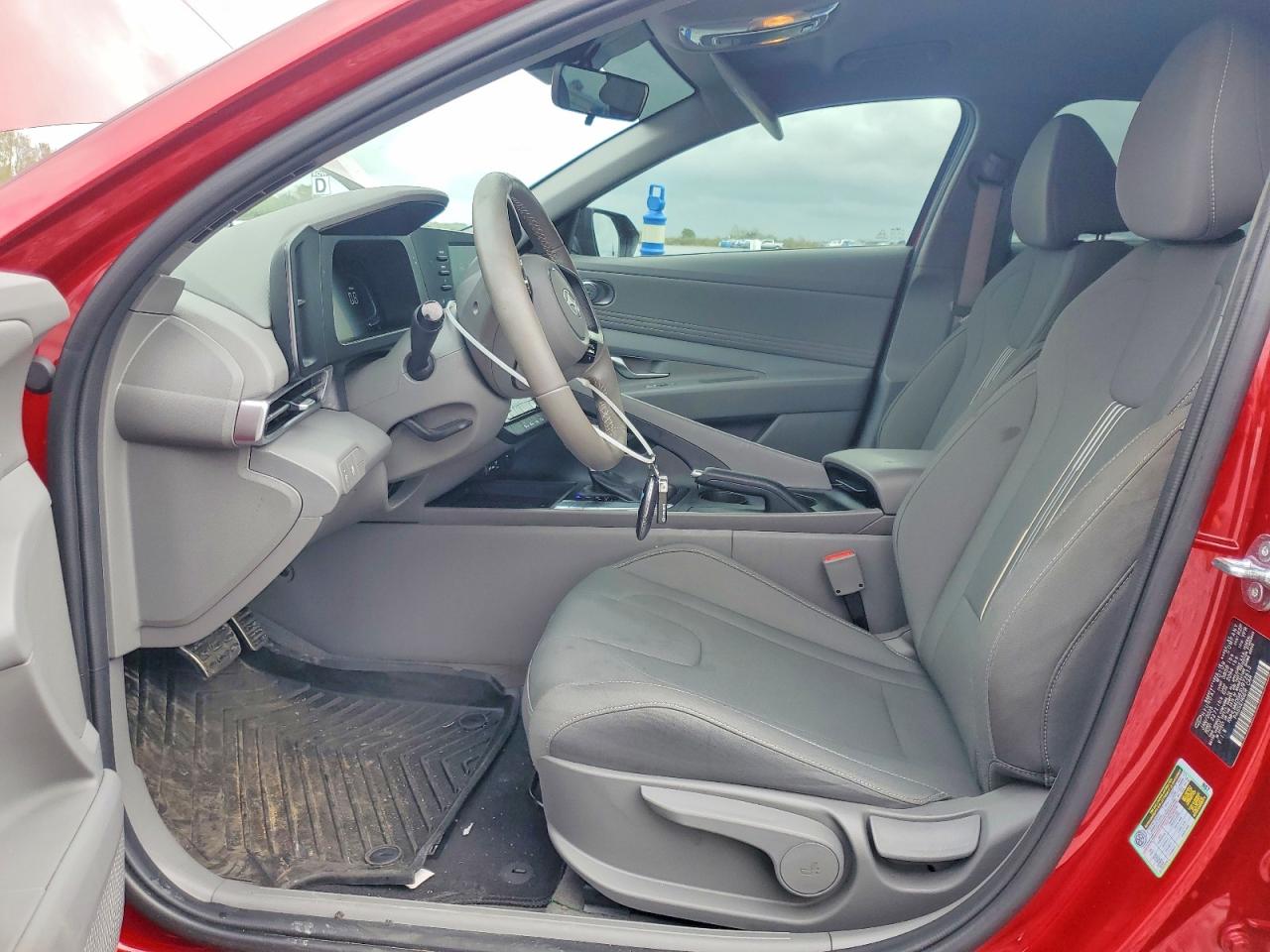2025 HYUNDAI ELANTRA SEL SPORT photo 13