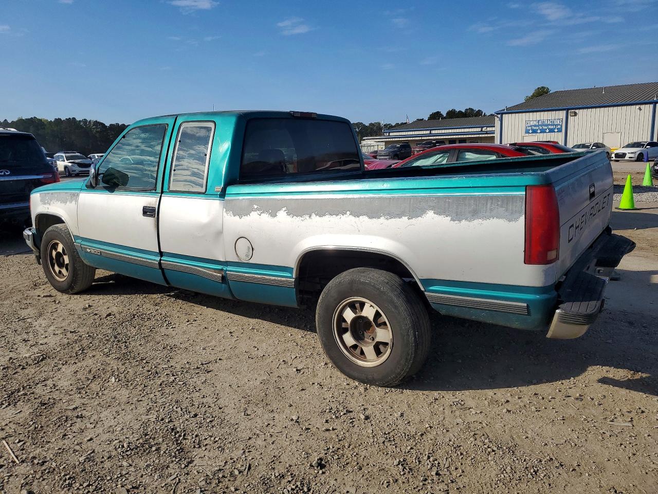 1994 CHEVROLET GMT-400 C1500 photo 2