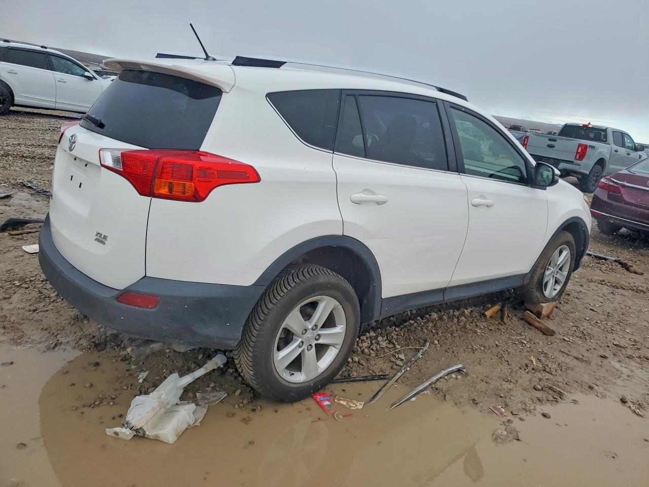 2013 TOYOTA RAV4 XLE photo 7