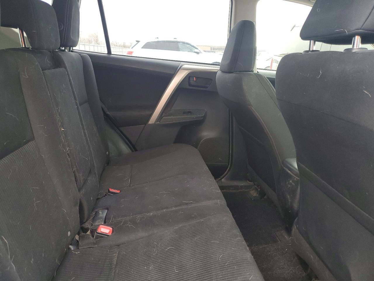 2013 TOYOTA RAV4 XLE photo 31