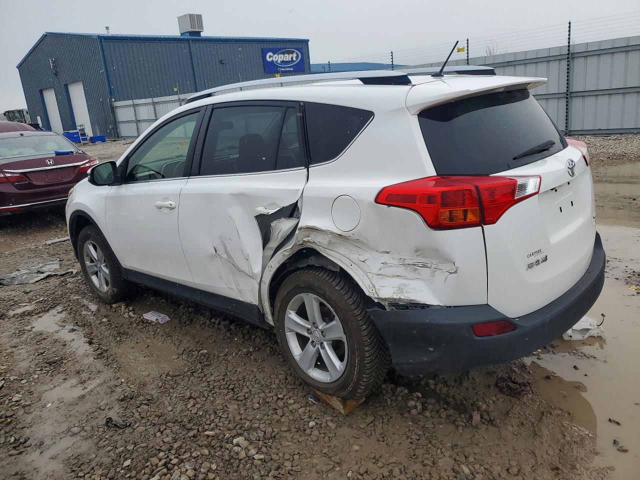 2013 TOYOTA RAV4 XLE photo 4