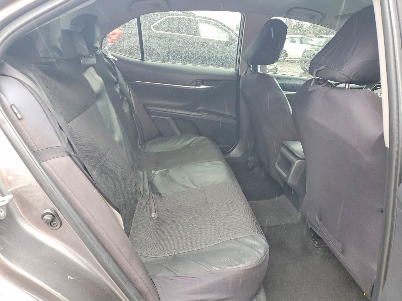 2019 TOYOTA CAMRY LE photo 28