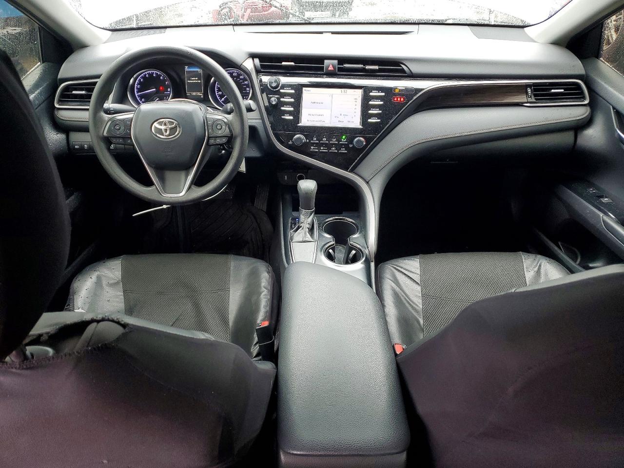 2019 TOYOTA CAMRY LE photo 22